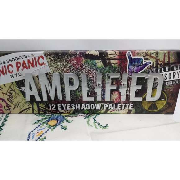 MANIC PANIC AMPLIFIED EYESHADOW PALETTE OFFICIAL RARE LICENSE PUNK EMO - Picture 2 of 6